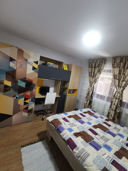 Nehoiu, centru, strada N. Costache, bloc A6, ap. 2, parter.